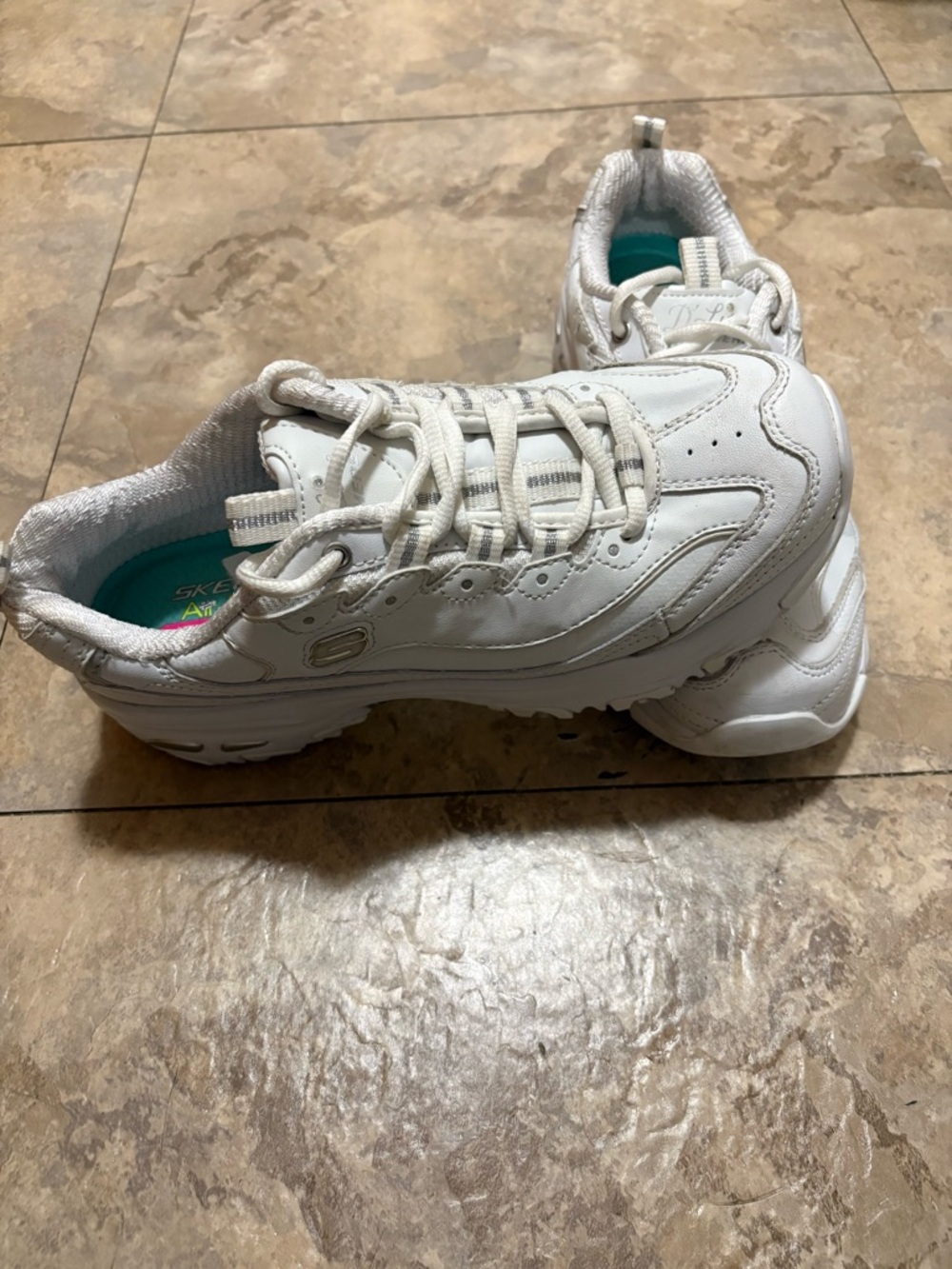 Sketchers D’Lites Woman’s Size 7 Air Cooled Tennis Shoes Memory Foam